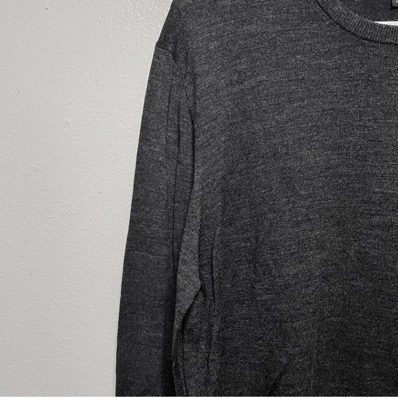 Sweater bundle (x3)! Uniqlo - Picture 8 of 9